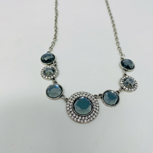 Elegant Women’s Necklace - Picture 3 of 5